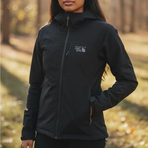 Mountain HardWear Women’s Medium Black Hooded Insulated Ski Jacket C